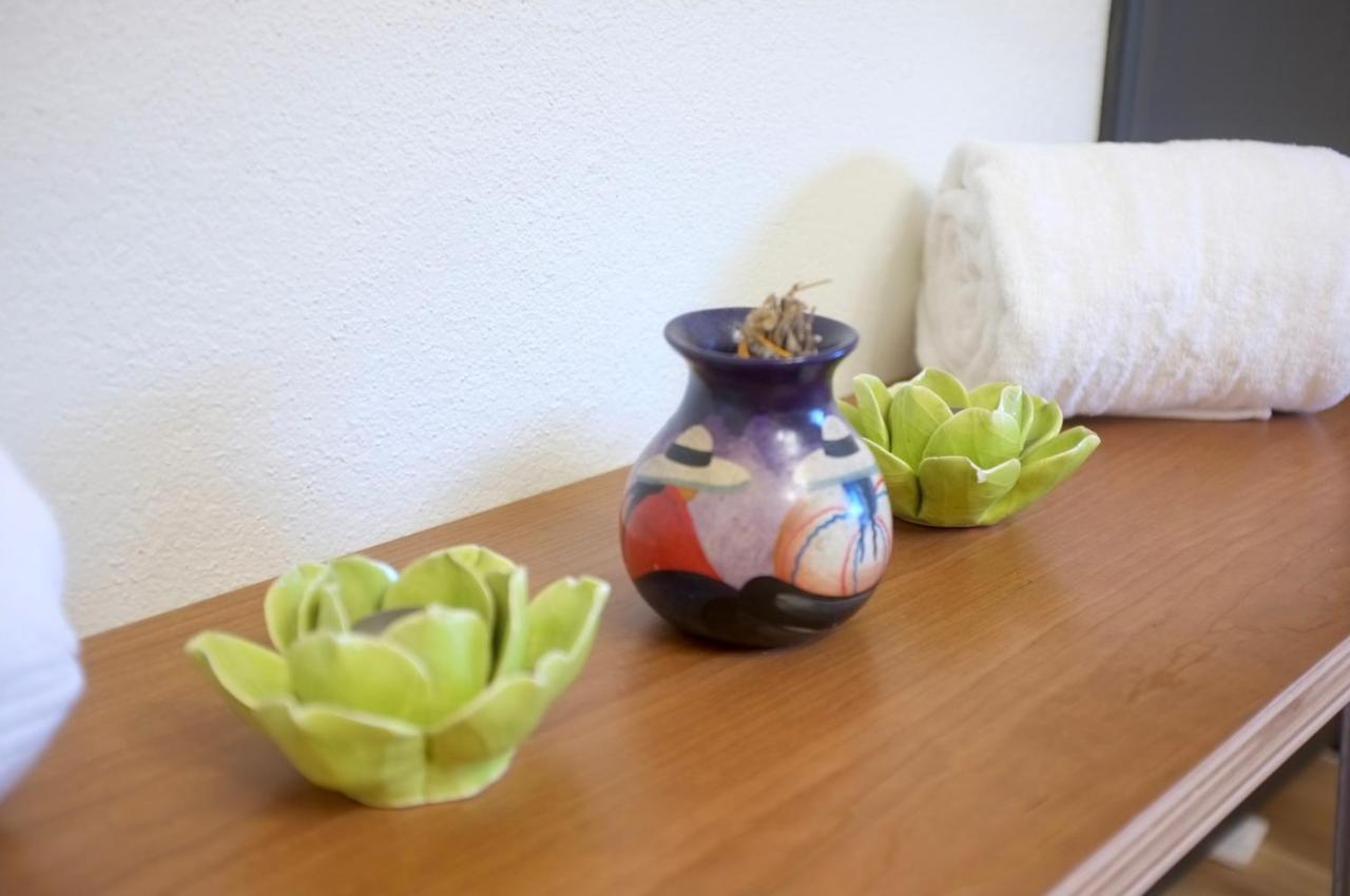Twin Palms Desert Getaway - Jacuzzi, Fire Pit, Meditation Room & More Joshua Tree Ngoại thất bức ảnh
