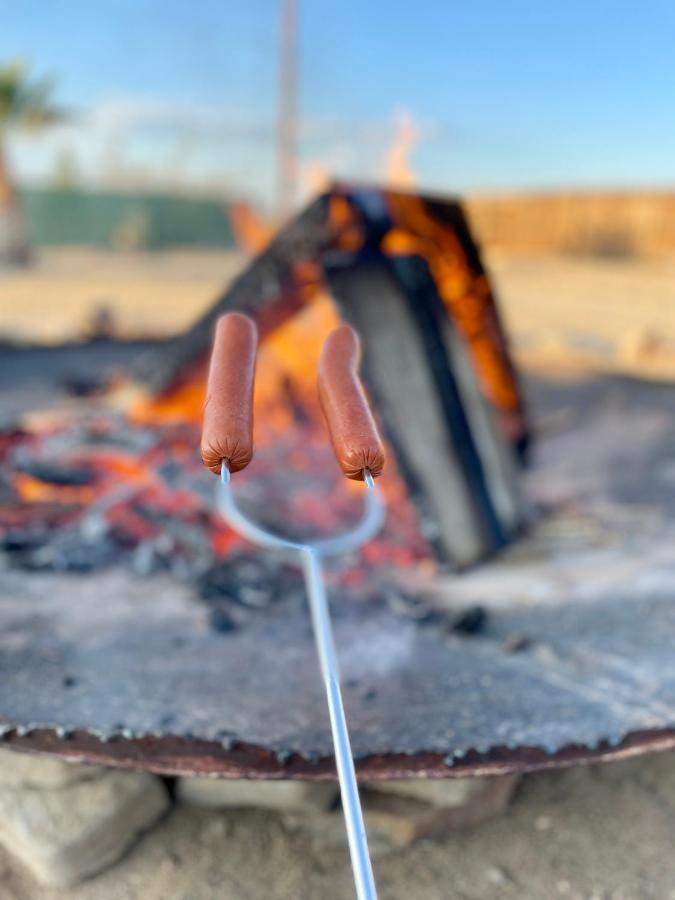 Twin Palms Desert Getaway - Jacuzzi, Fire Pit, Meditation Room & More Joshua Tree Ngoại thất bức ảnh