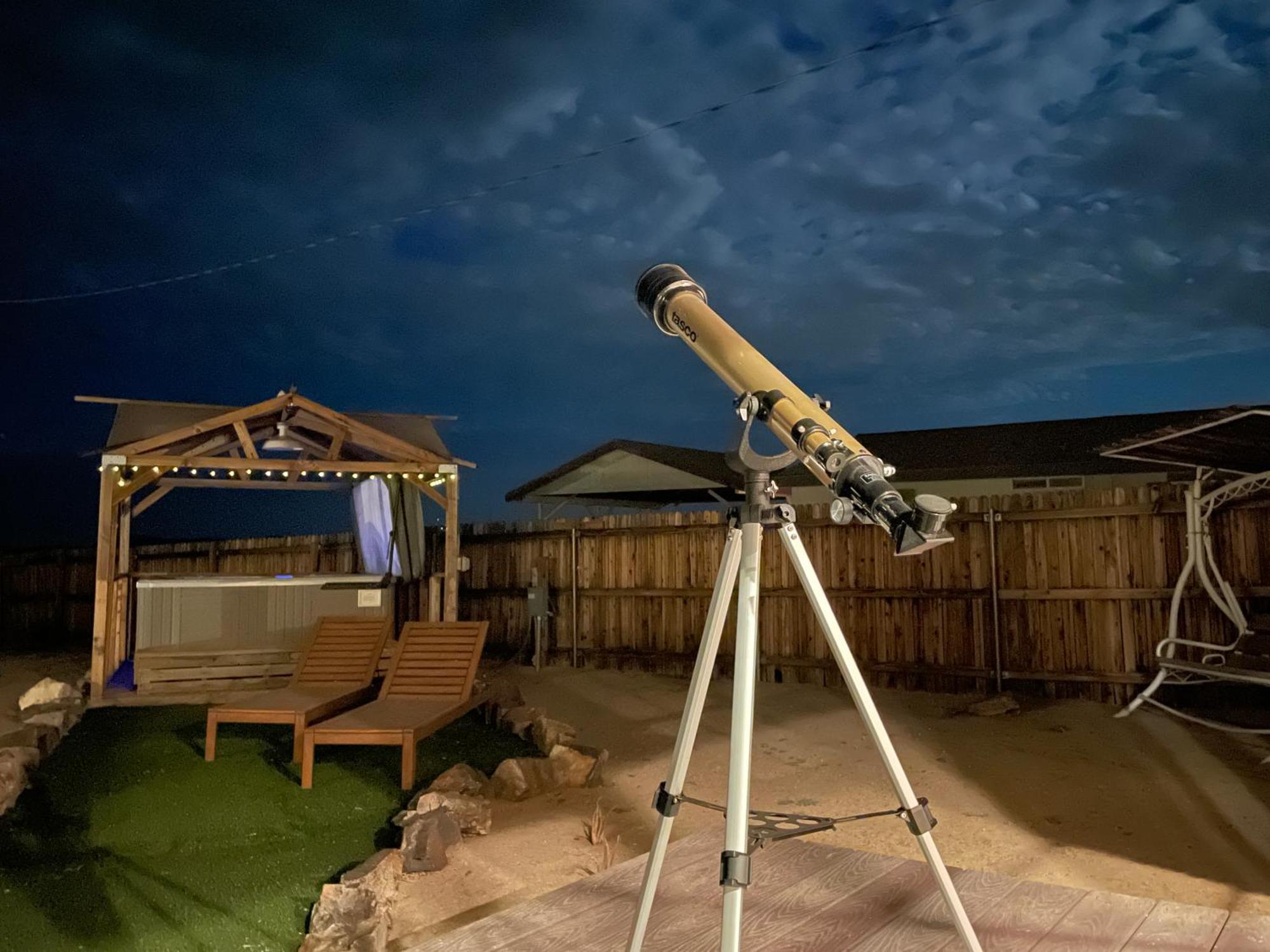 Twin Palms Desert Getaway - Jacuzzi, Fire Pit, Meditation Room & More Joshua Tree Ngoại thất bức ảnh