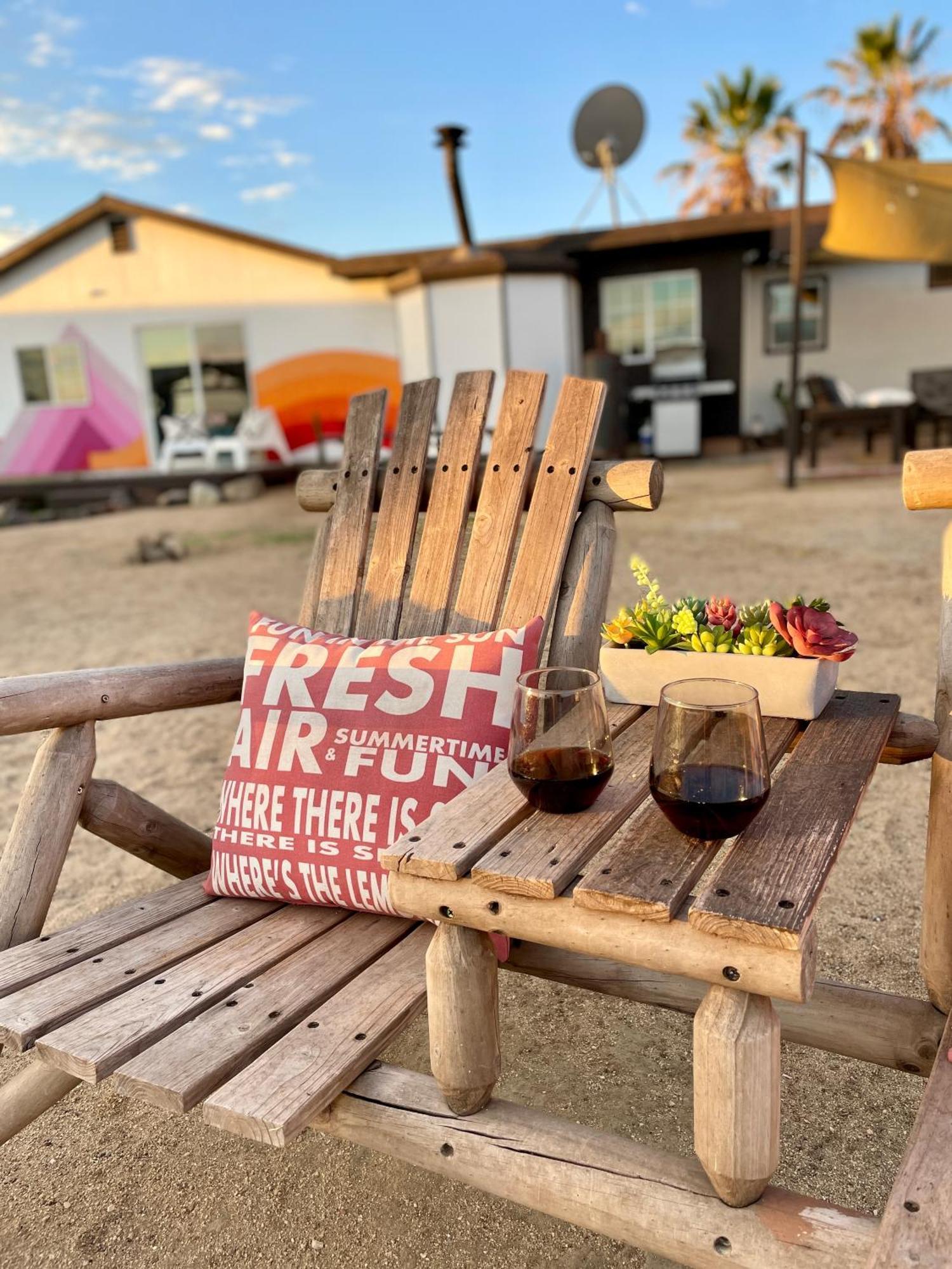 Twin Palms Desert Getaway - Jacuzzi, Fire Pit, Meditation Room & More Joshua Tree Ngoại thất bức ảnh