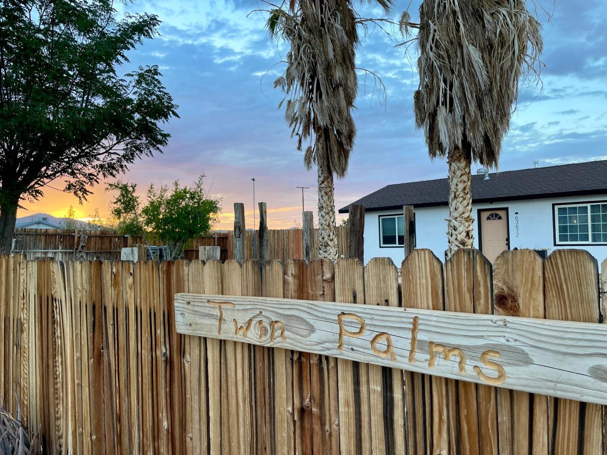 Twin Palms Desert Getaway - Jacuzzi, Fire Pit, Meditation Room & More Joshua Tree Ngoại thất bức ảnh